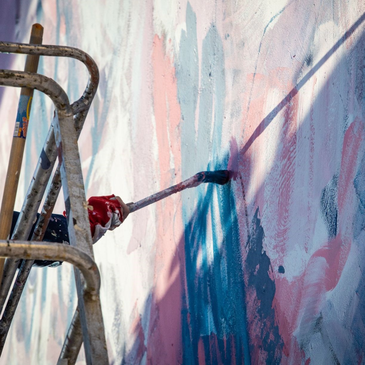 2. atoche working on pennello top_quadrato.jpg