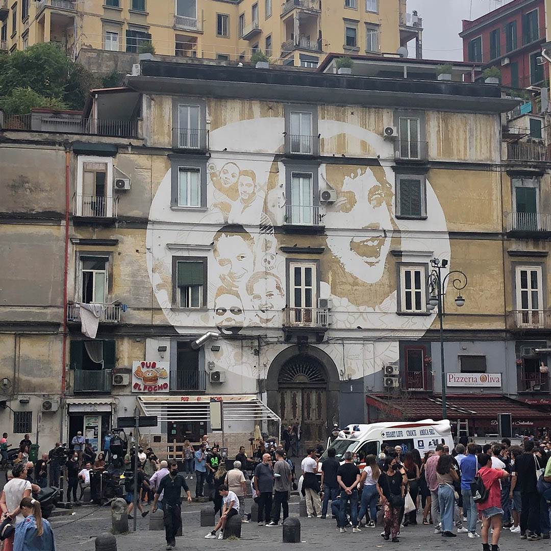 "Luce" (Light) by Tono Cruz in Piazza Sanità